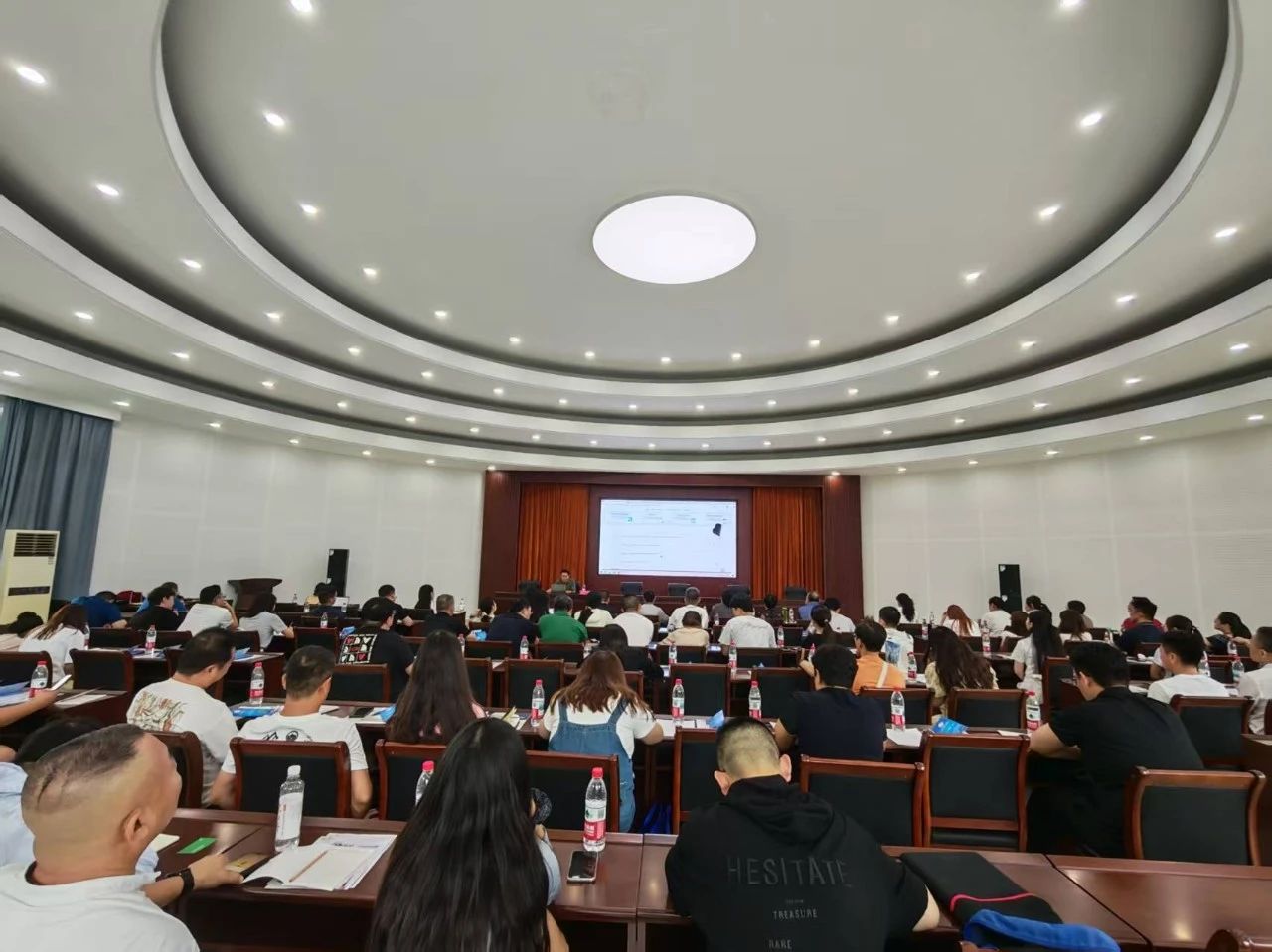 携手跨境&middot;共创未来