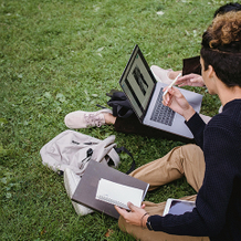 <span style="font-size:30px;"><span style="color:#ffffff;"><strong>融创云学院</strong></span></span>